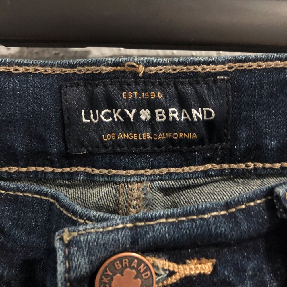 Lucky Brand | The Bermuda Dark Wash Jean Shorts - Picture 4 of 5